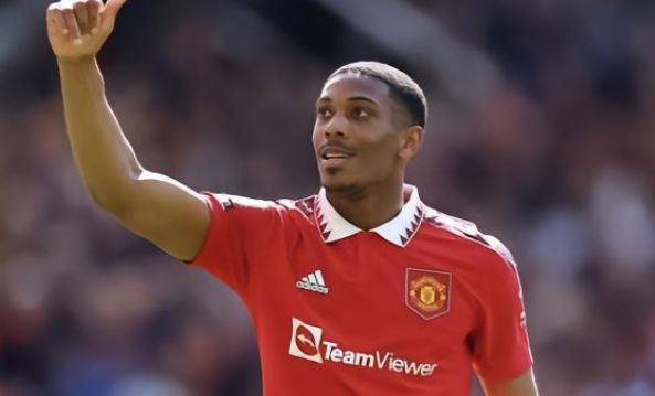 以一记凌空 以一记凌空